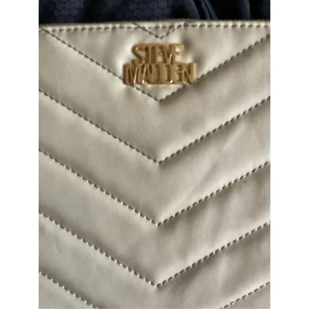 Steve Madden Cream Quilted Chevron Wristlet Bag